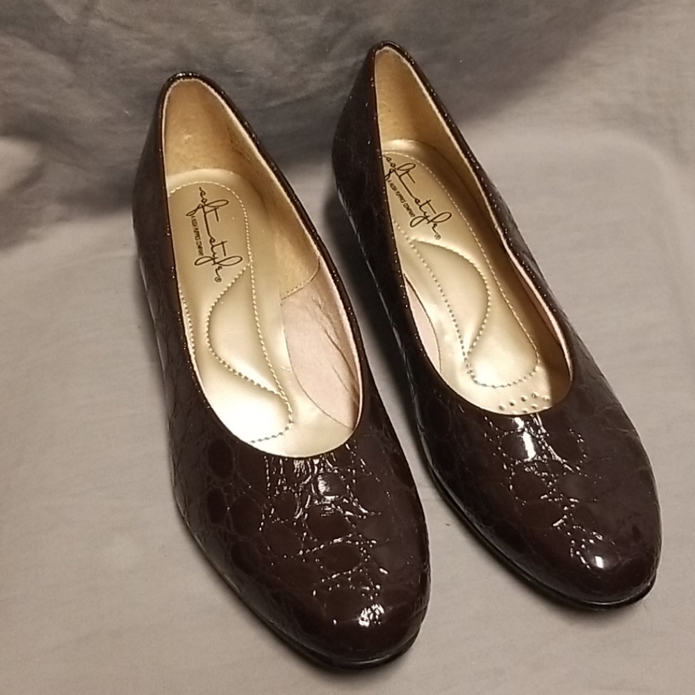 Soft Style pumps by Hush Puppies